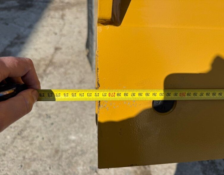 - FULLA DAVANTERA PER A MOTONIVELADORA